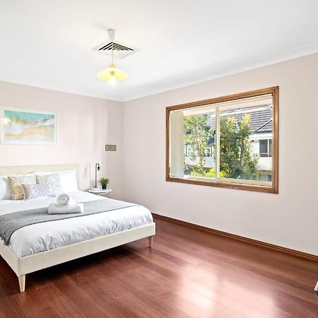 Tranquil Queen Room - Nearby Transport And Stores - Shared Bathroom Pymble Eksteriør bilde